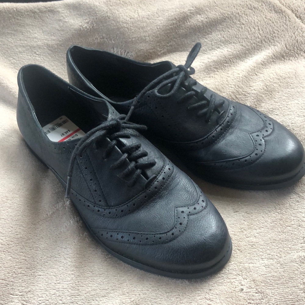 Arturo Chiang Black oxfords NWT